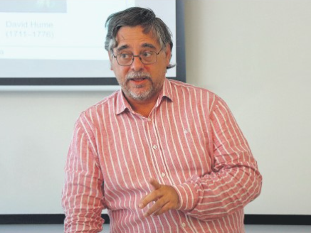 Gonzalo Génova