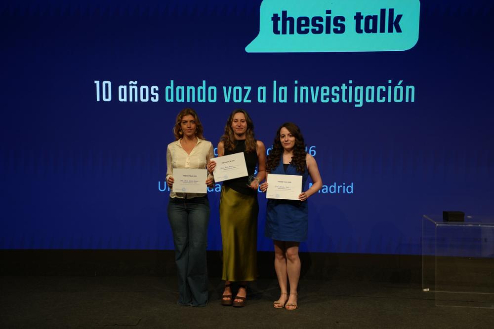 (from left to right, Isabel García Sánchez-Mayoral, second prize; Olena Velyt Vepryk, first prize, and Ester Martínez Sanzo, third prize of Thesis Talk 2026)