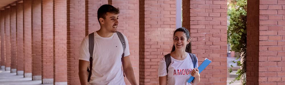 Alumnos por el campus
