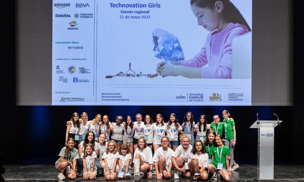 niñas preiadas en technovation girls 2022