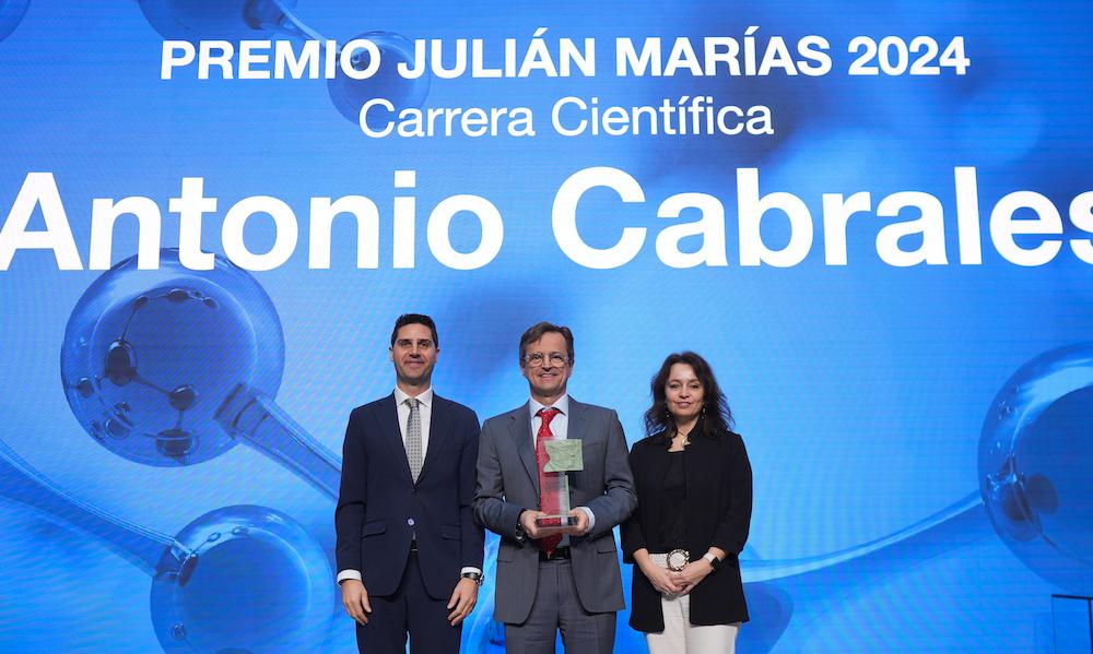 La Comunidad de Madrid entrega el Premio de Investigación Julian Marías al catedrático de la UC3M Antonio Cabrales