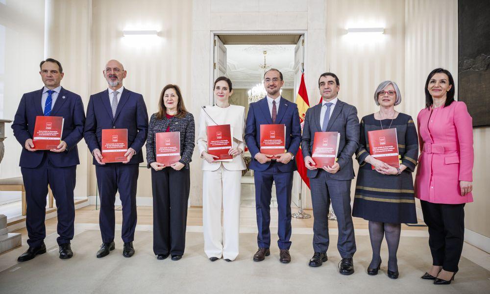 Rectores y presidenta de la CM firman acuerdo